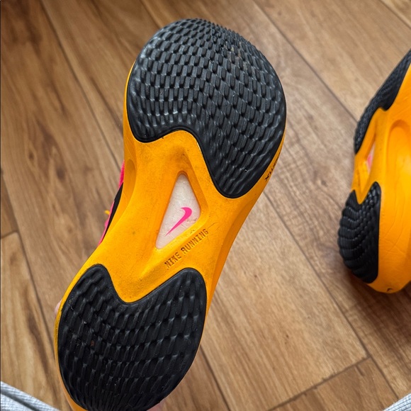 Nike Women’s Zoom Fly Running Sneakers - Picture 7 of 7